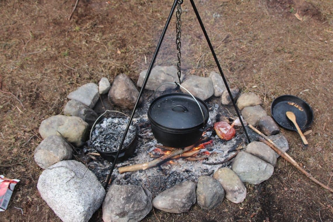 Cooking with a dutch oven on open fire