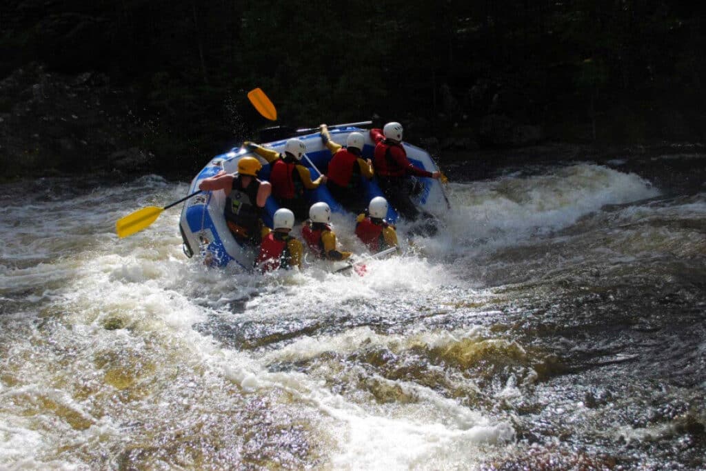 Whitewater rafting river garry, scotland