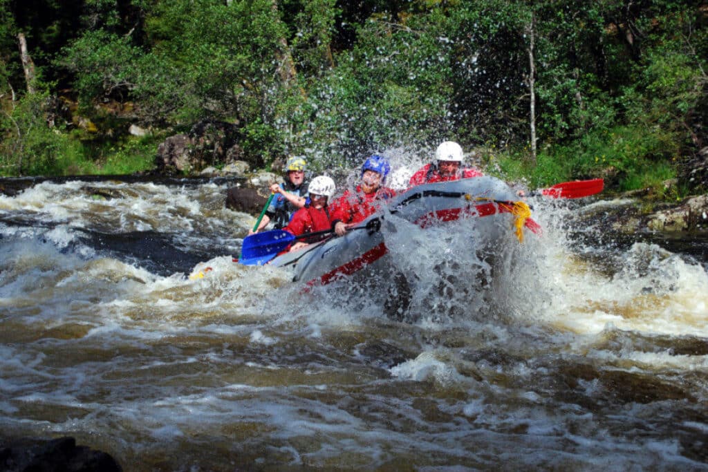 Whitewater rafting river garry, scotland